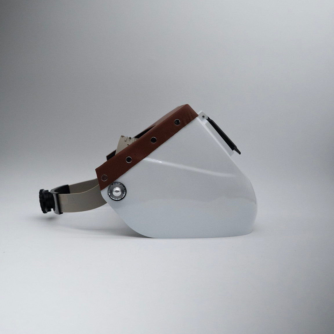 Phanthom - White On Brown Leather