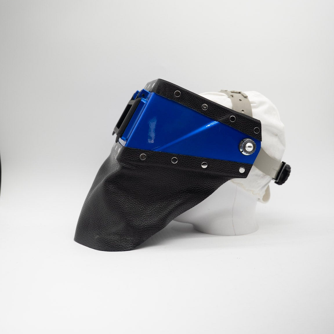 Phanthom Pro - Blue On Black Leather